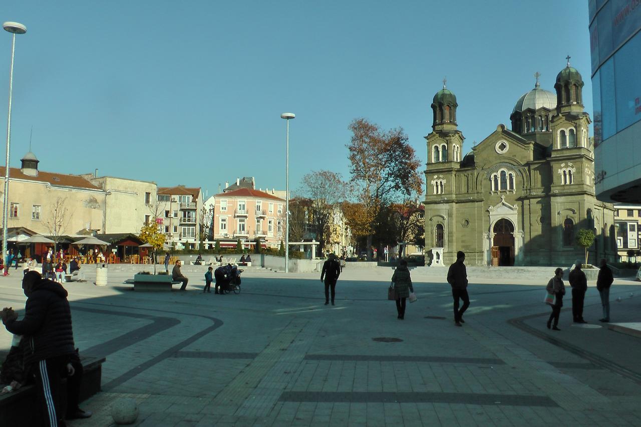 Top Center , Modern And Quiet Apartment Burgas Stad Buitenkant foto